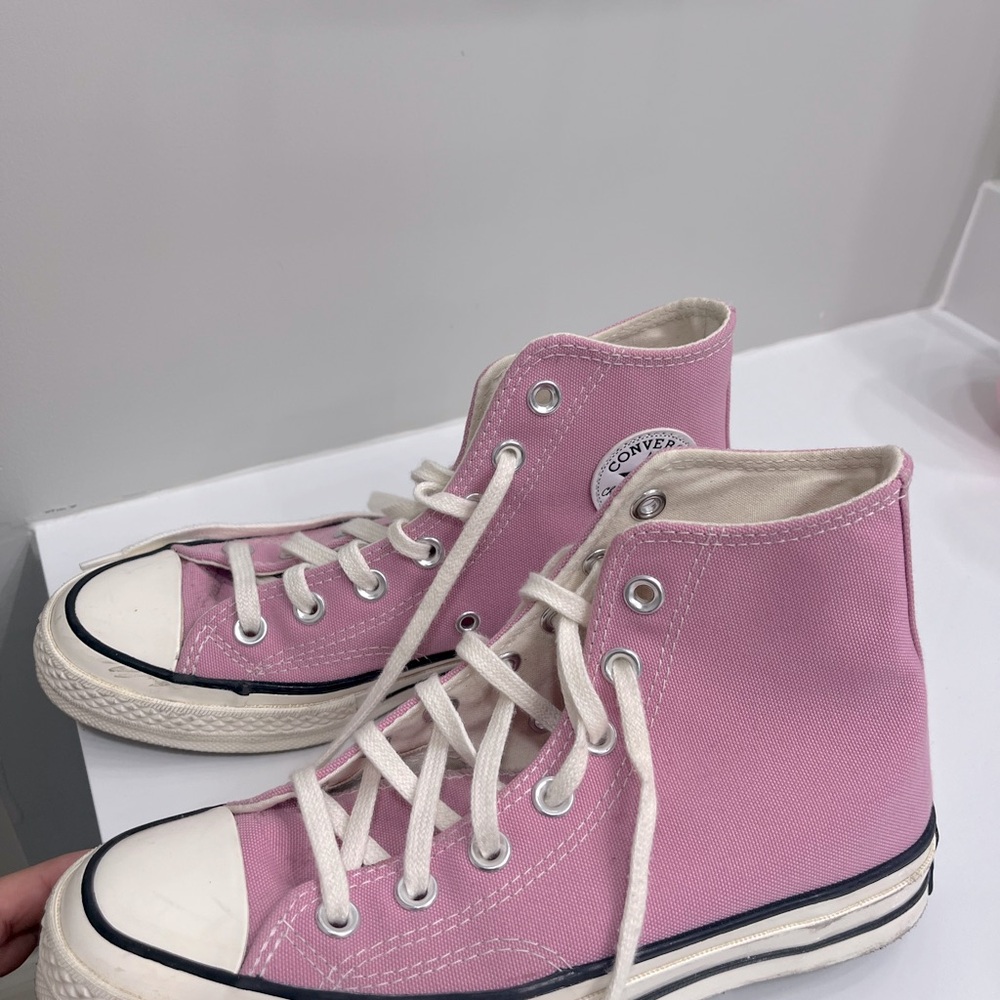 Pink converse